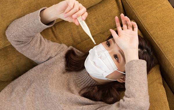 微熱かな？ 鼻水、のどの痛み・・・ 風邪と新型コロナ ウイルス感染症、 インフルエンザの違い